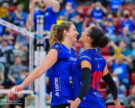 Jubel bei Juliet Lohuis (li.) und Simone Lee. Beide waren prägende Figuren In Stuttgarts Auftaktsieg im Viertelfinale. Foto: Bildermacher-Sport Jens Körner